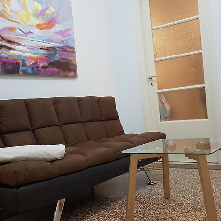 Olive Apartment- Athens Center, 4 Bd, 1.5 Bath Exterior photo