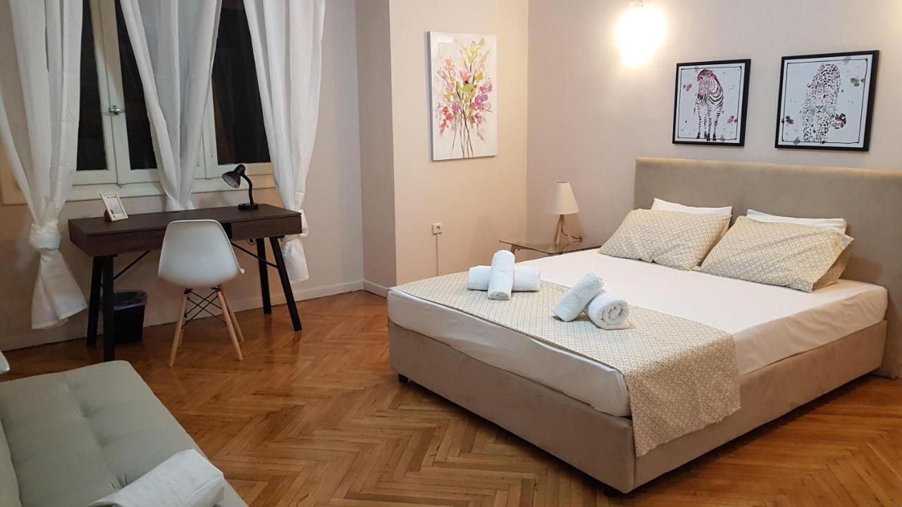 Olive Apartment- Athens Center, 4 Bd, 1.5 Bath Exterior photo
